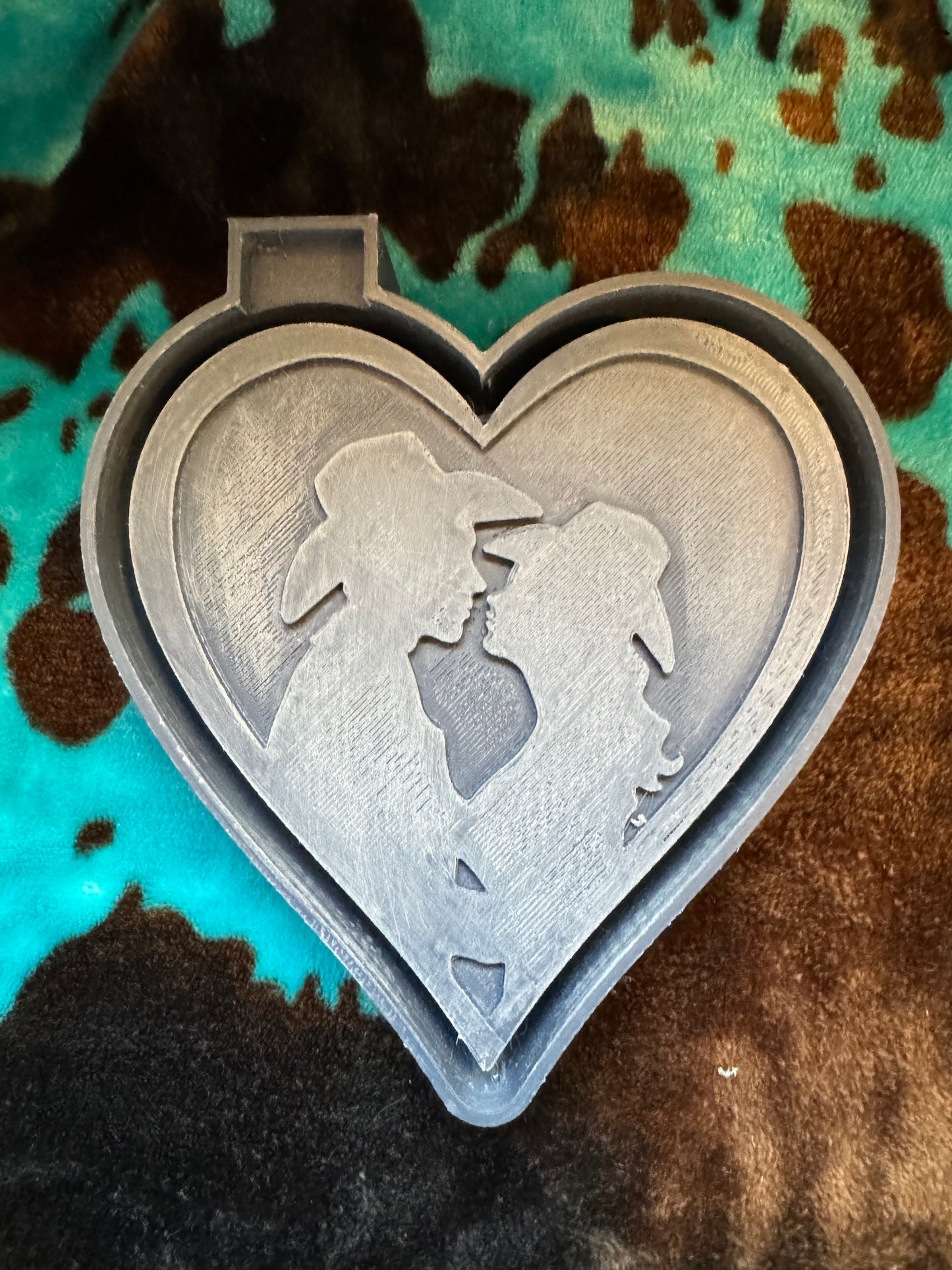 Western Mold Heart w/ Cowboy Cowgirl