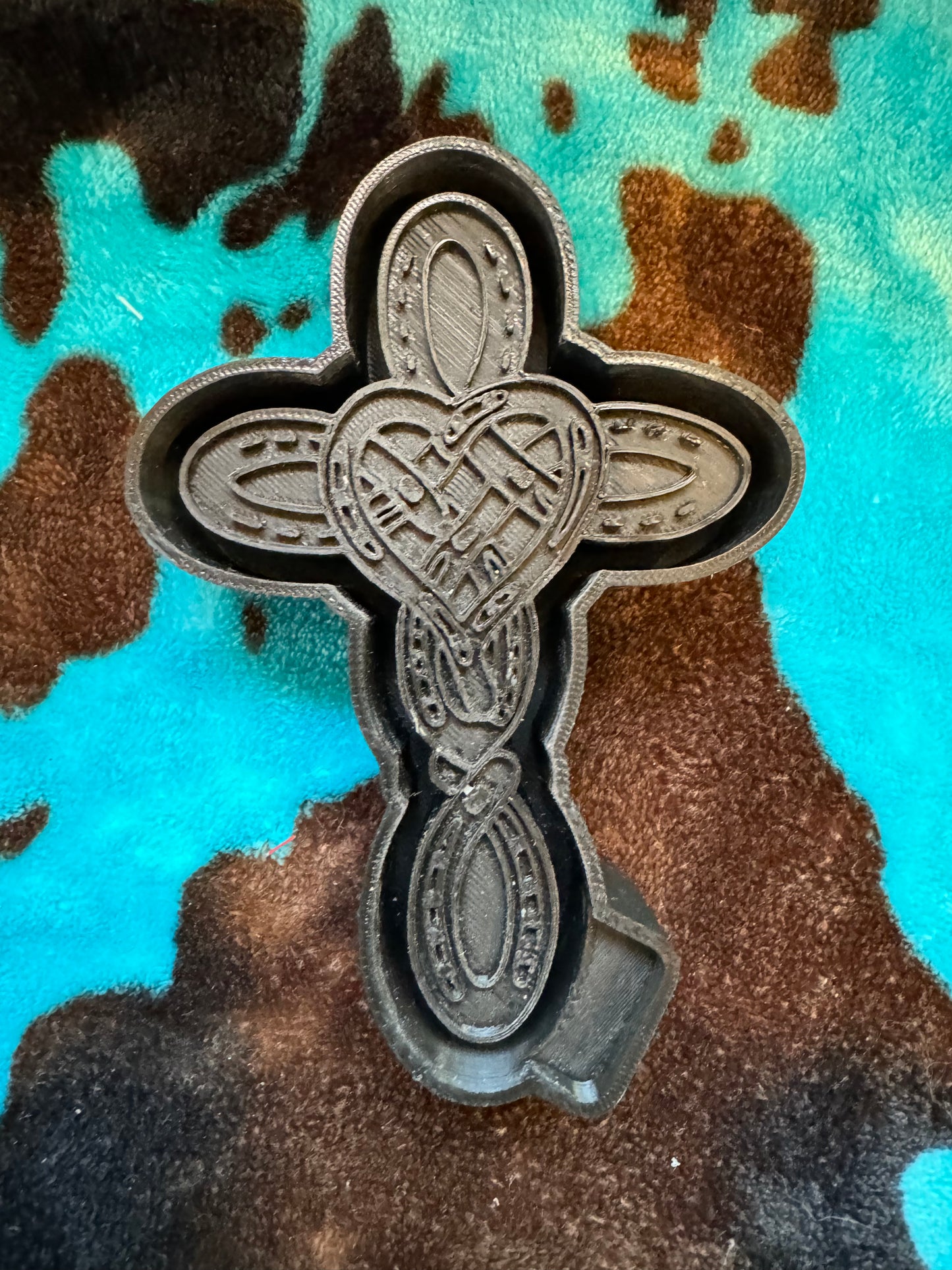 Small Mold Horseshoe Cross