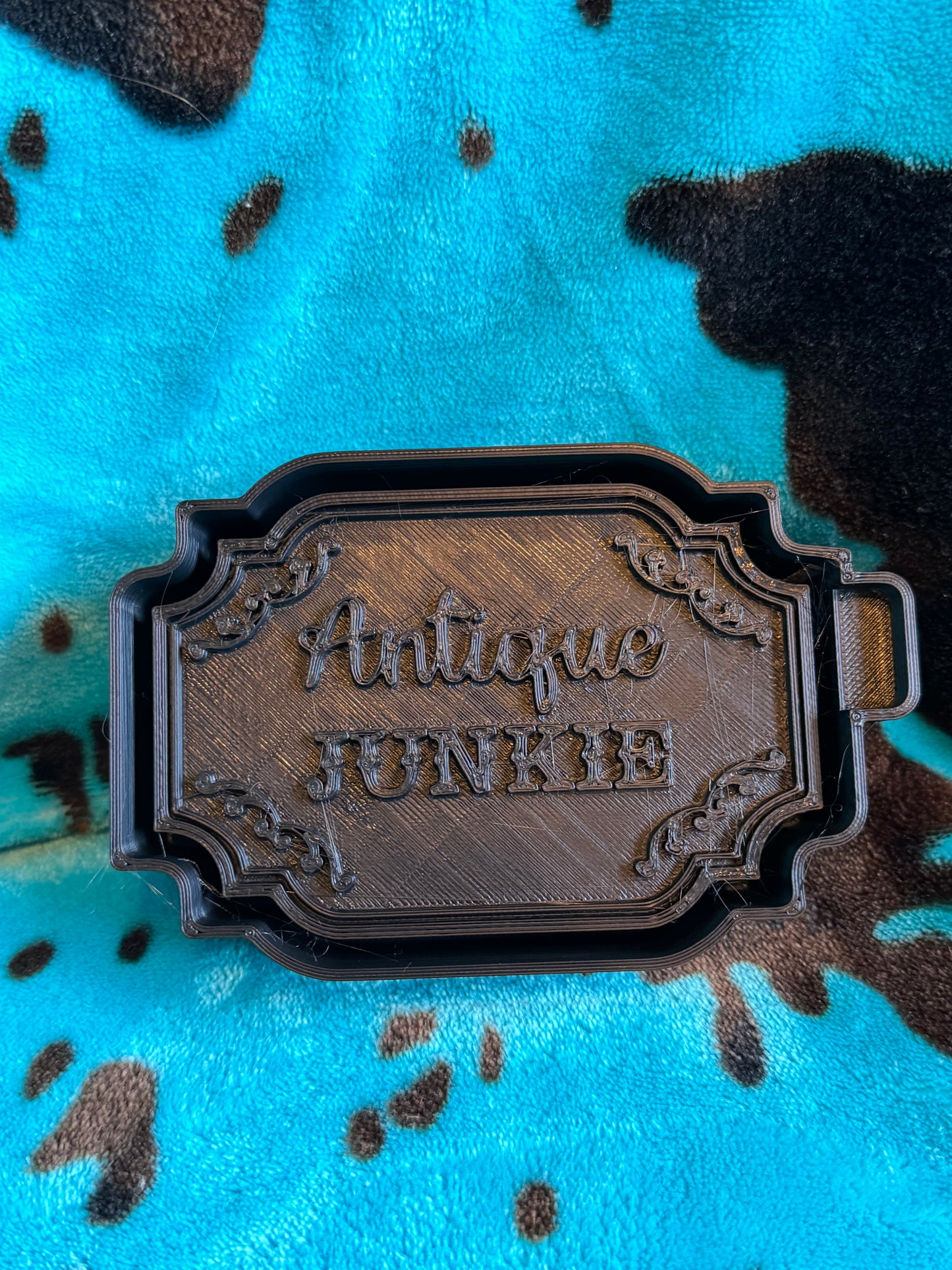 Vintage Mold Antique Junkie